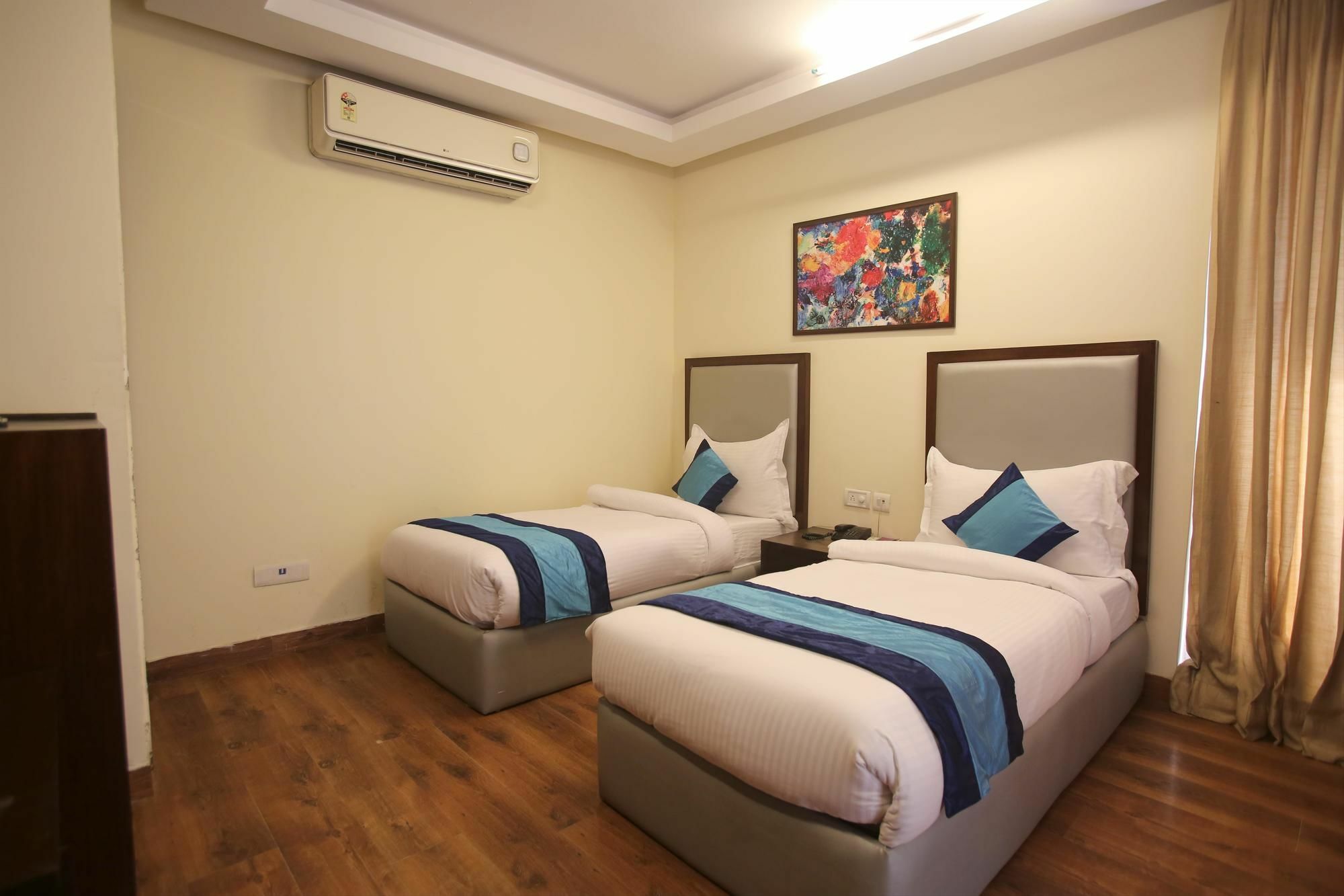 Mint Moulsari Suites Gurgaon Exterior photo
