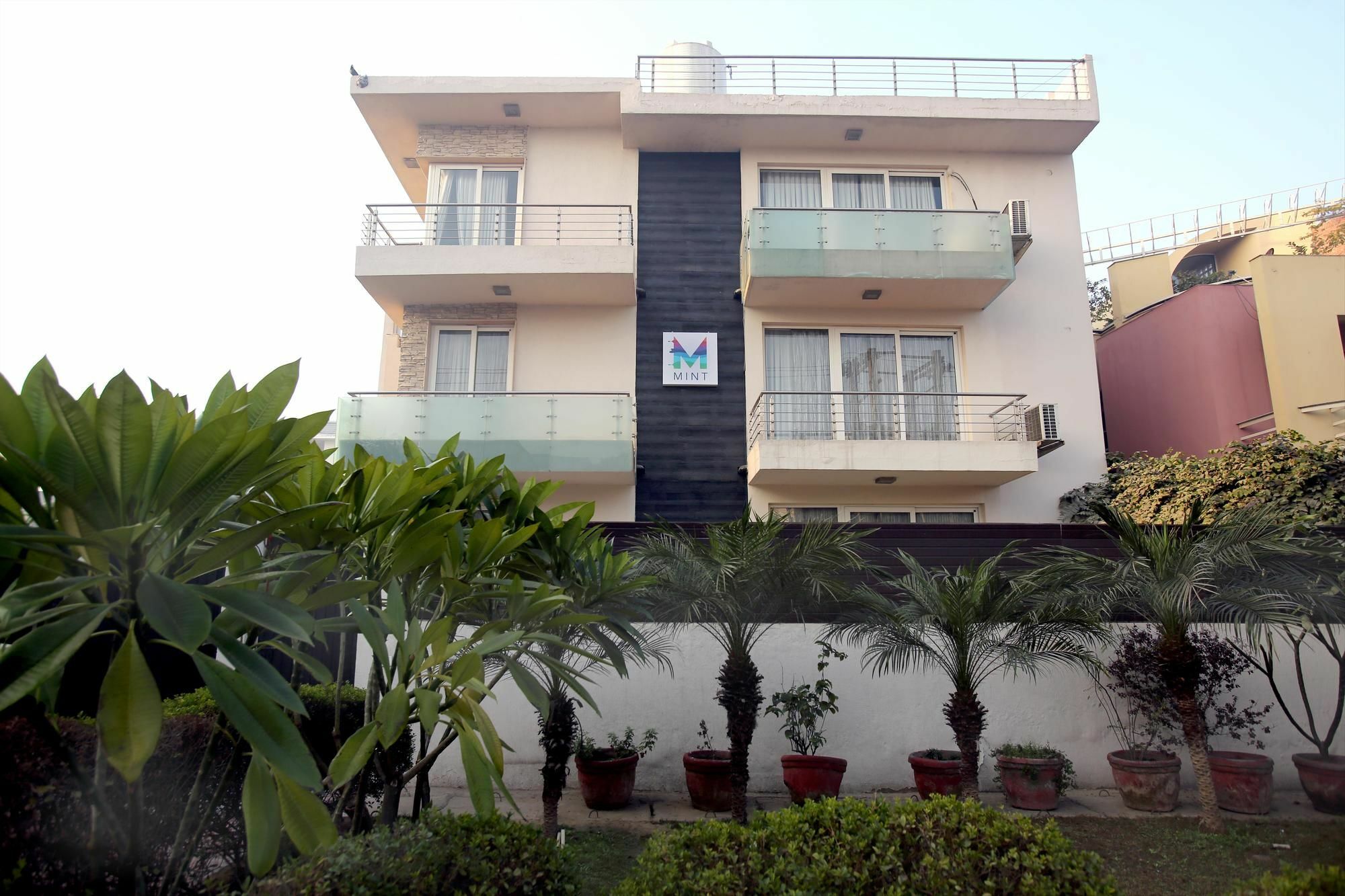 Mint Moulsari Suites Gurgaon Exterior photo