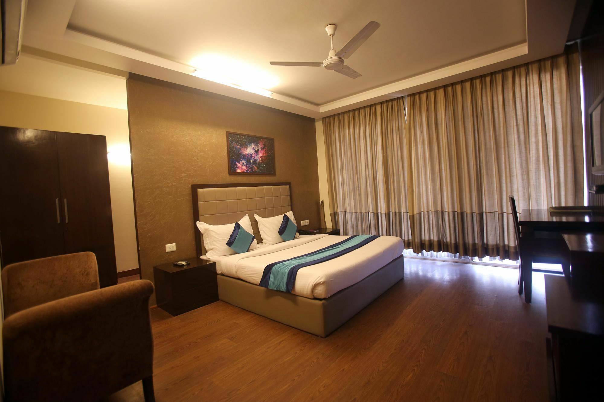 Mint Moulsari Suites Gurgaon Exterior photo